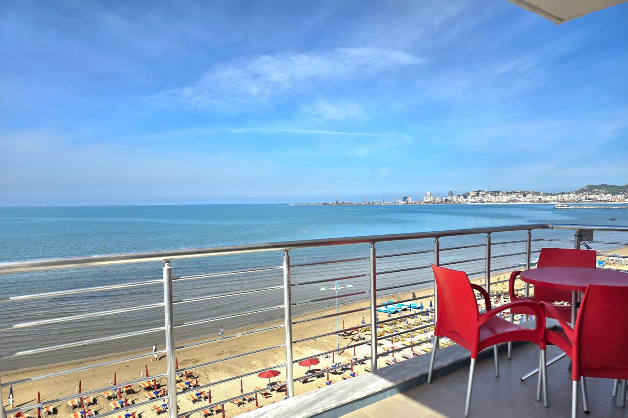 Sea View Apartments In Durrës Esterno foto