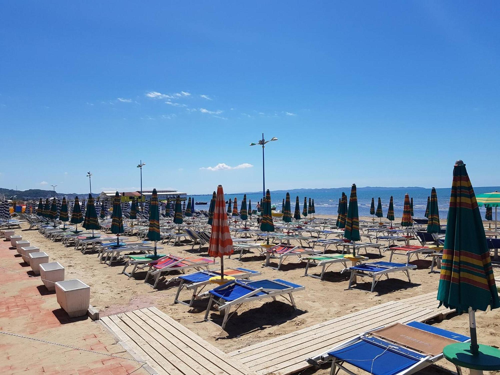 Sea View Apartments In Durrës Esterno foto