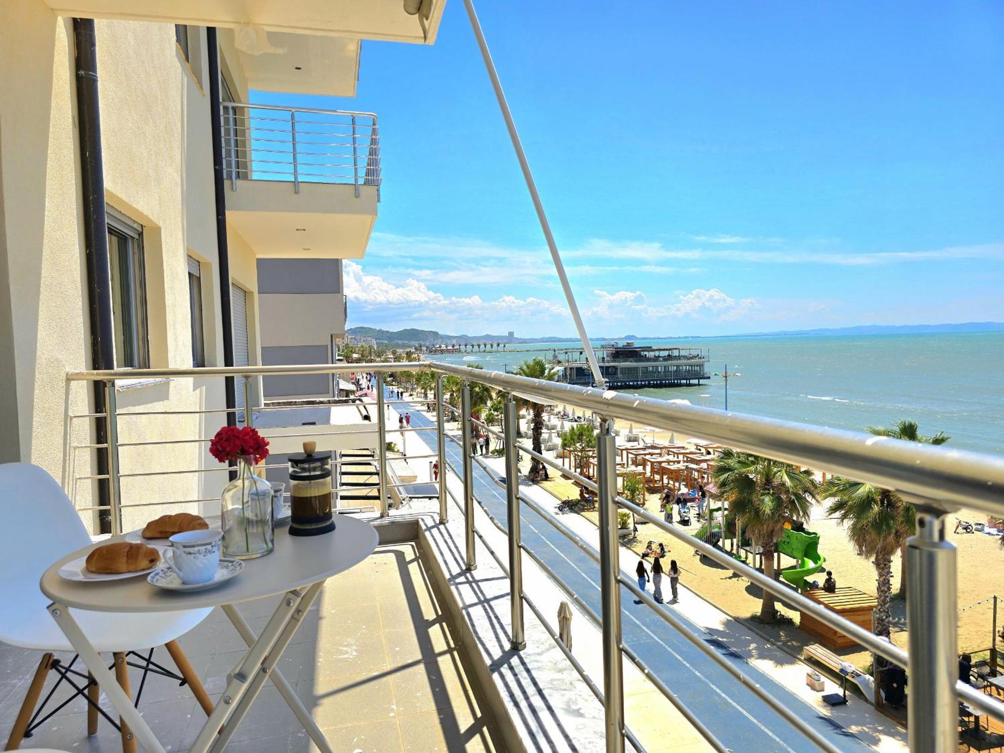 Sea View Apartments In Durrës Esterno foto